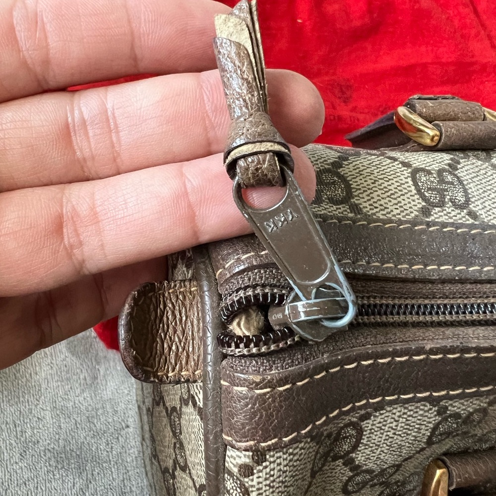 Vintage Gucci Bags - Picture 12 of 16
